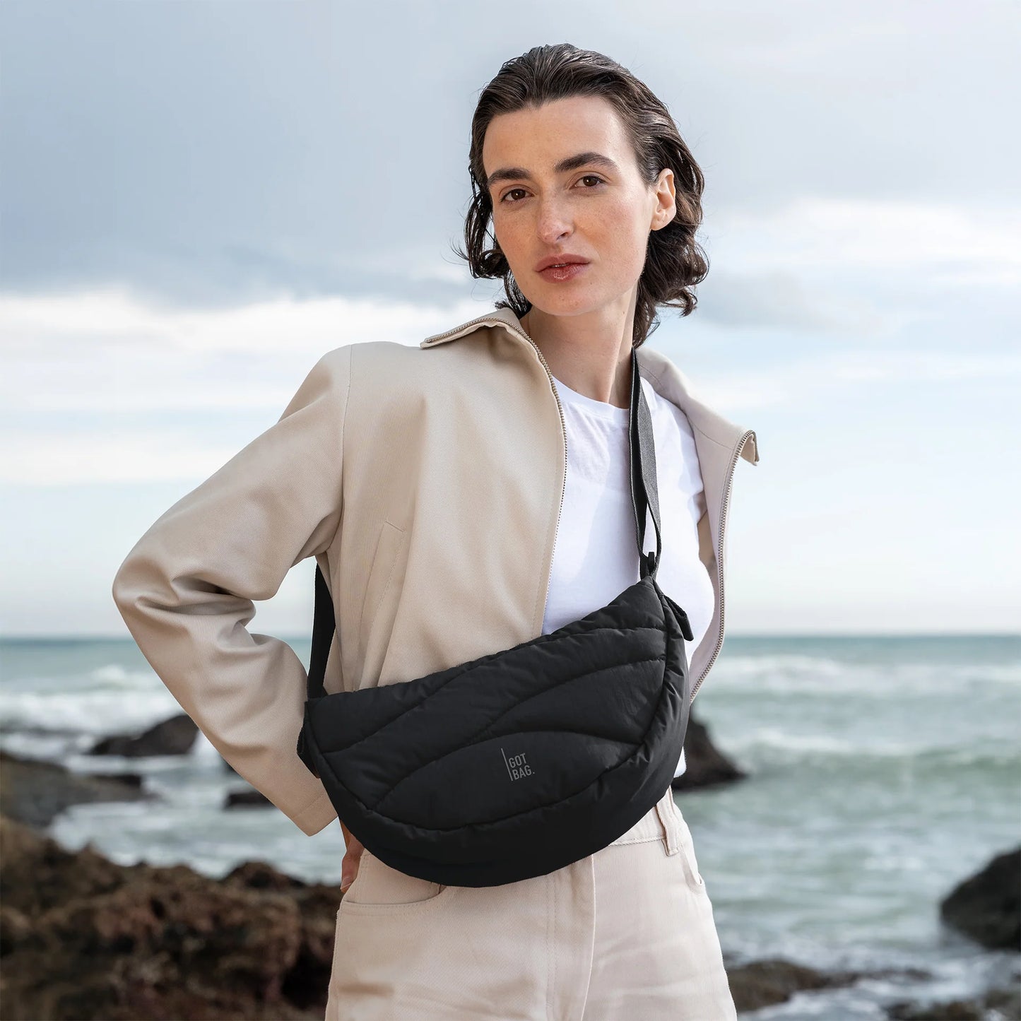 WAVY PUFFER MOON BAG SMALL