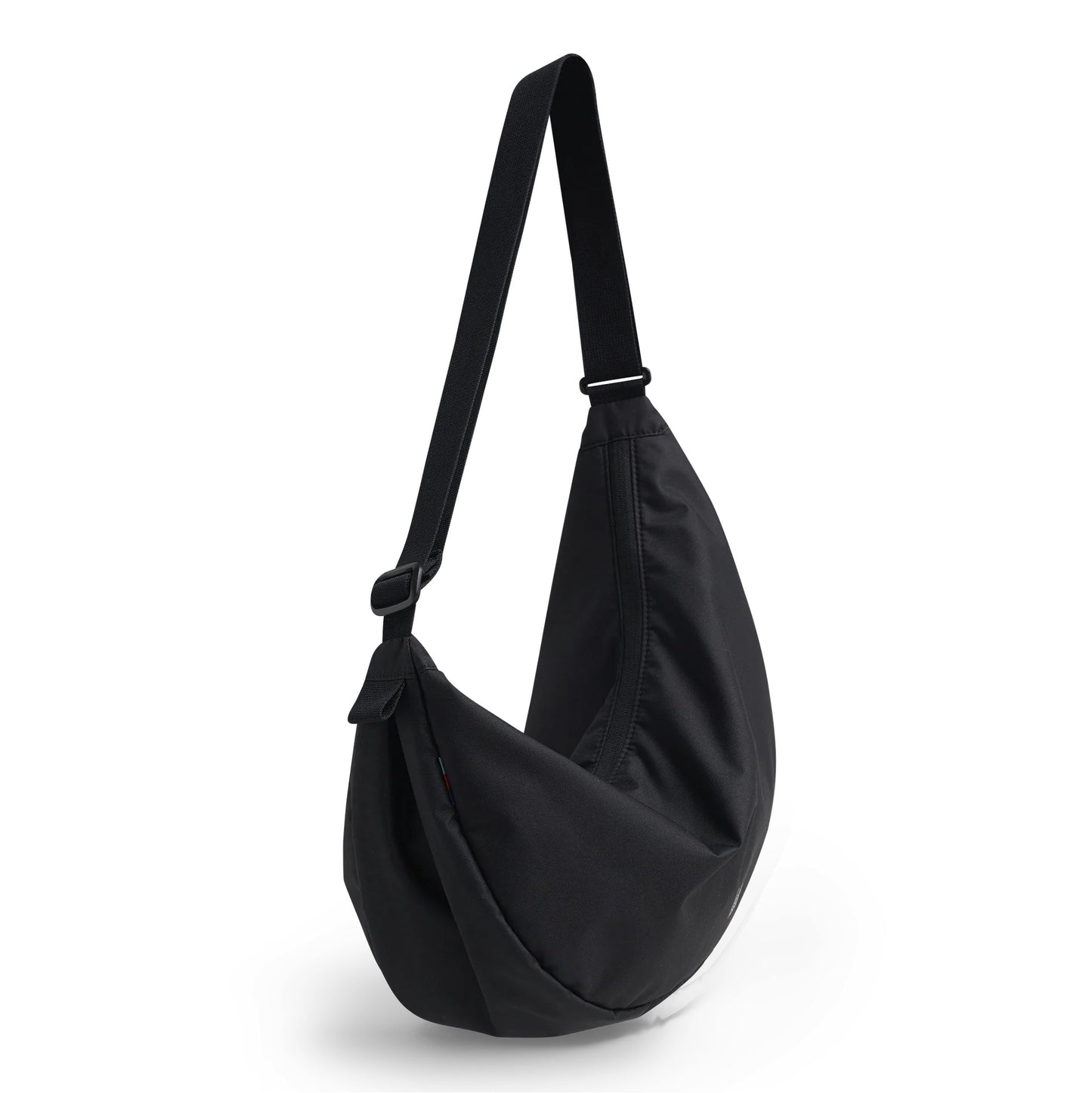 MOON BAG LARGE NERA – PLASTICA RECUPERATA DAGLI OCEANI