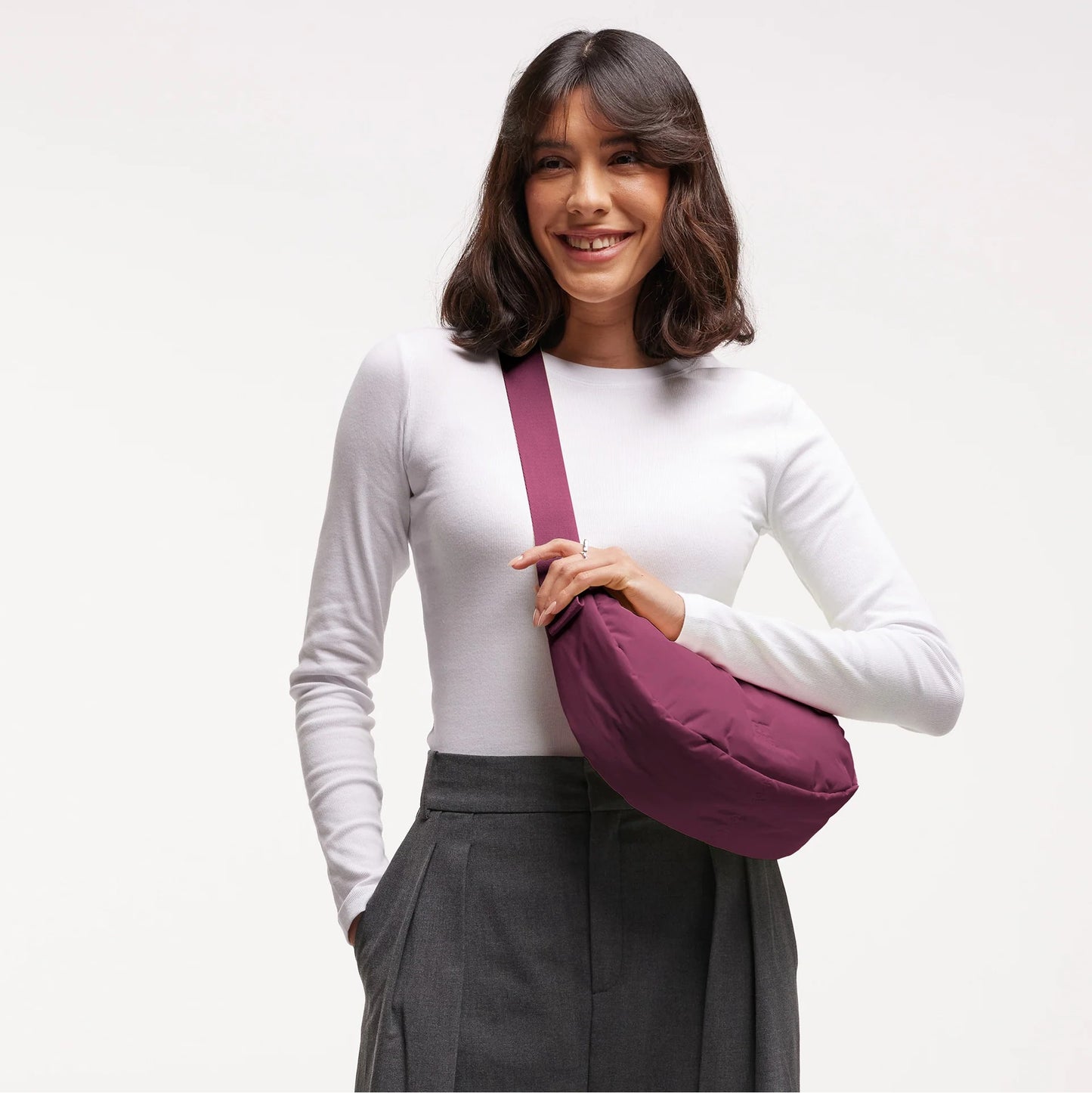 MOON BAG SMALL BORDEAUX – PLASTICA RECUPERATA DAGLI OCEANI